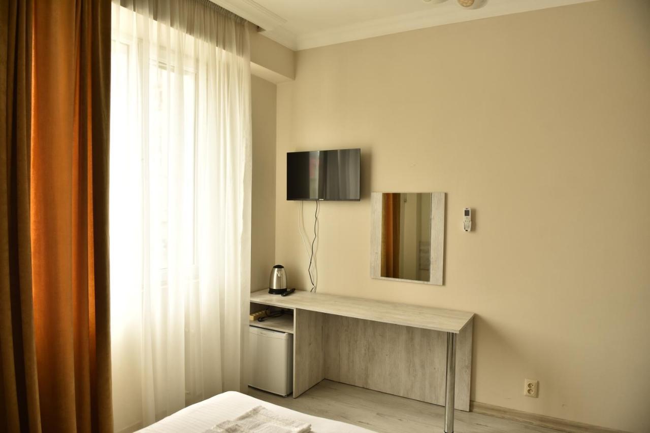 Prime Hotel Batumi Exterior photo